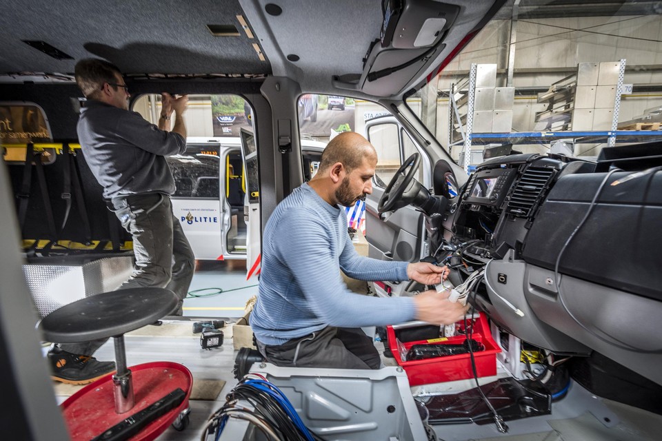 De productielijn voor ME-busjes bij VDL Bus in Venlo.