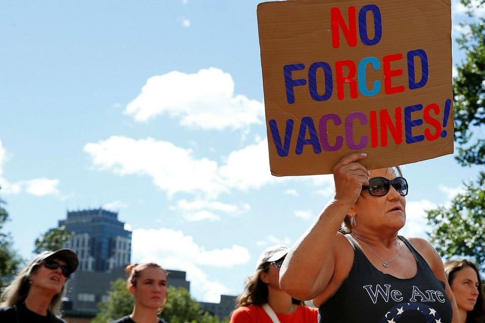 Protest tegen verplichte vaccinatie. 
