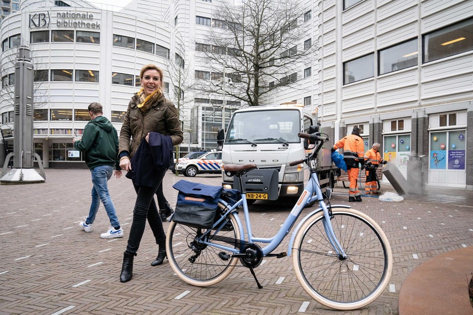 Staatssecretaris Vivianne Heijnen van Infrastructuur en Waterstaat kwam deze week met de fiets naar de Tweede Kamer voor een debat over actieve mobiliteit.