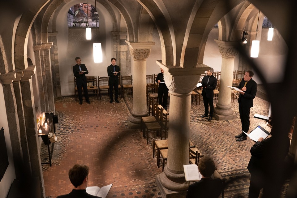 Vox Luminis, een Belgisch vocaal ensemble zong in de Sint Servaasbasiliek in Maastricht. 