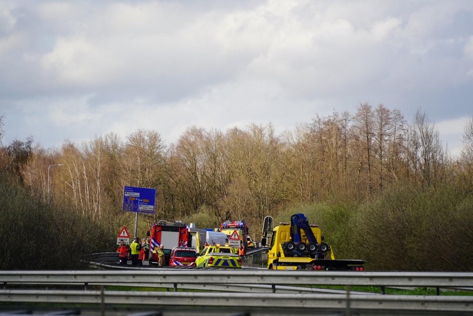 De hulpdiensten zijn massaal uitgerukt voor het ongeval.