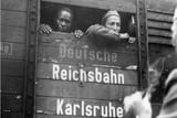 thumbnail: <P>Venlo, 1940. Marokkaanse soldaten in Duits krijgsgevangenschap in een treinwagon op het station van Venlo. De Marokkaanse soldaten hadden als onderdeel van het Franse leger meegevochten in de slag om Zeeland in mei 1940. </P>