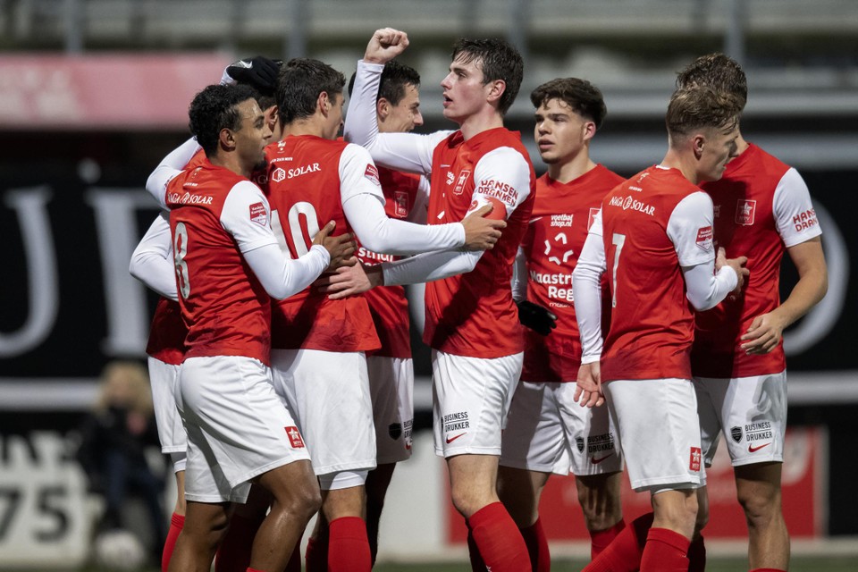 MVV won de laatste wedstrijd voor de WK-break van Almere City. 