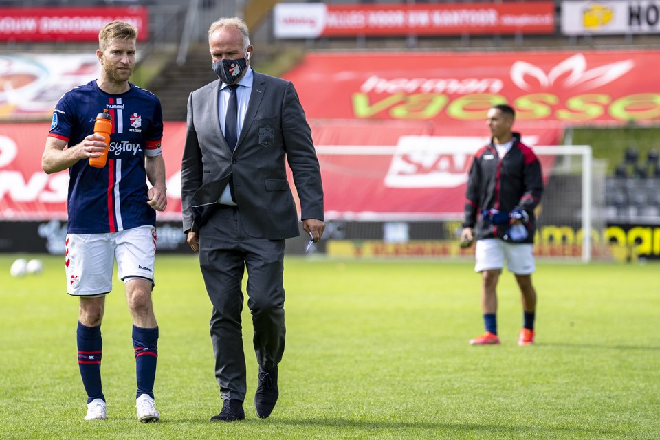 FC Emmen moet ondanks de zege op de laatste speeldag tegen VVV de play-offs spelen. 