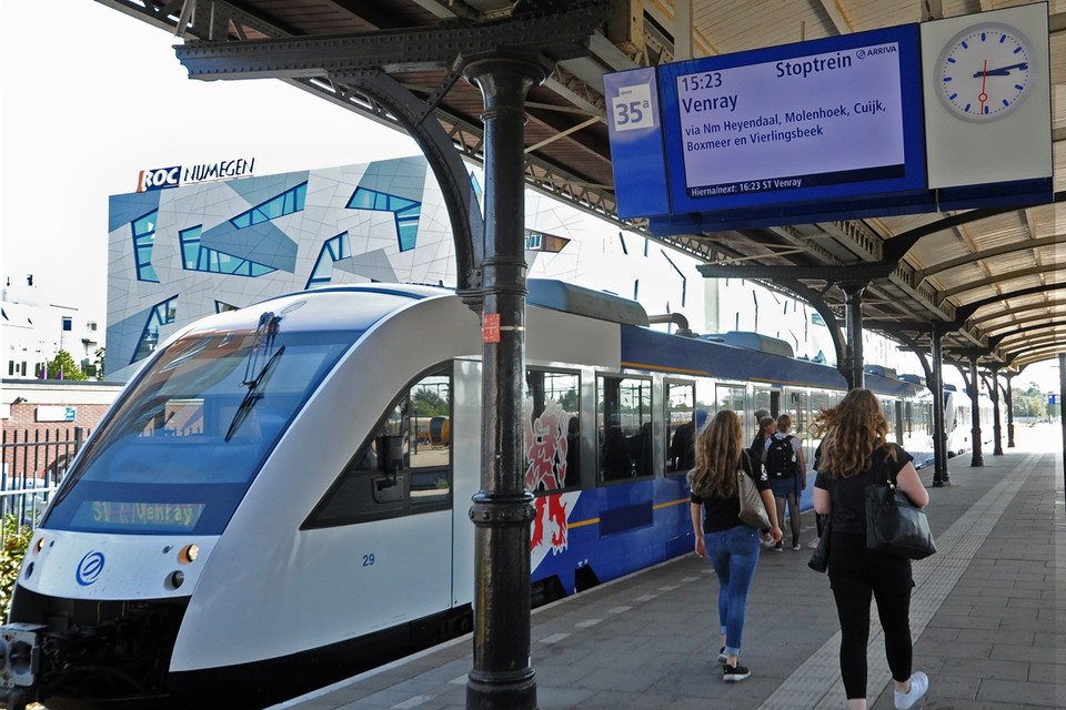 Van de treinen op de Maaslijn komt minder dan 90 procent aan met een vertraging van maximaal drie minuten. 