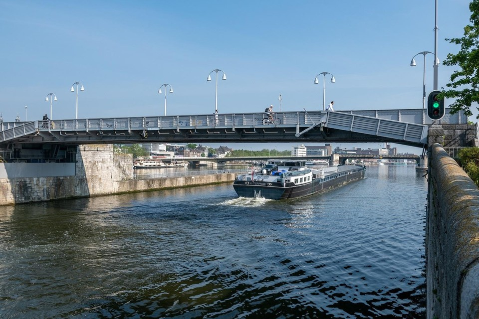 Archieffoto van de Servaasbrug in Maastricht.