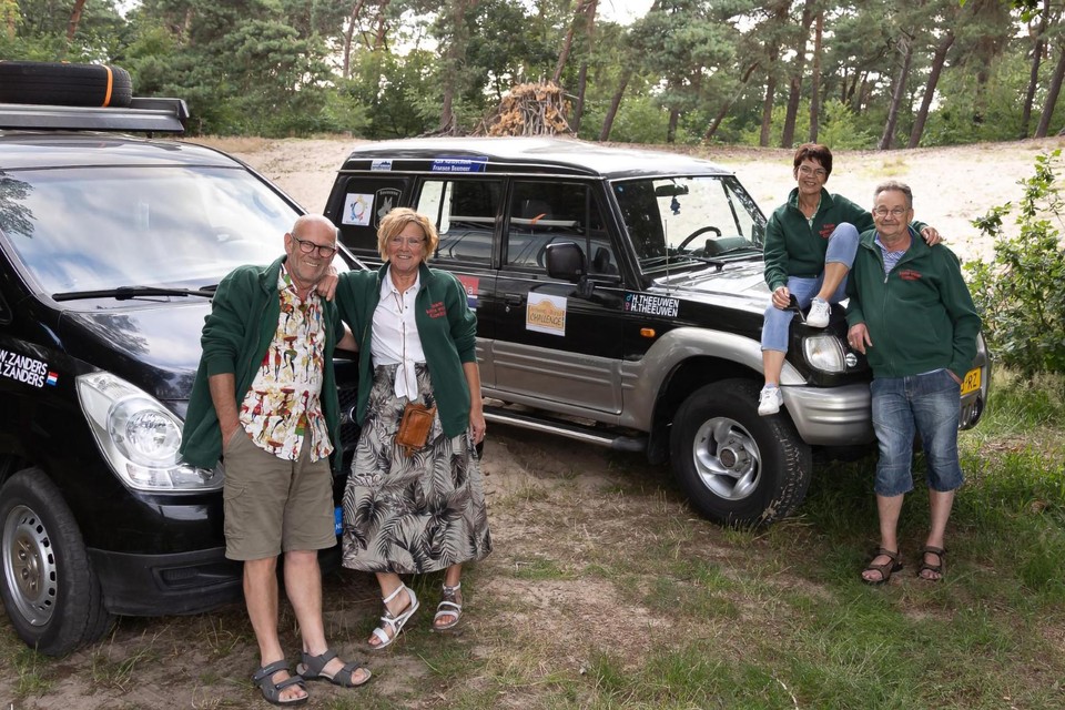 Henk en Wies Zanders (links) gaan samen met Hay en Hubertine Theeuwen het avontuur aan. 