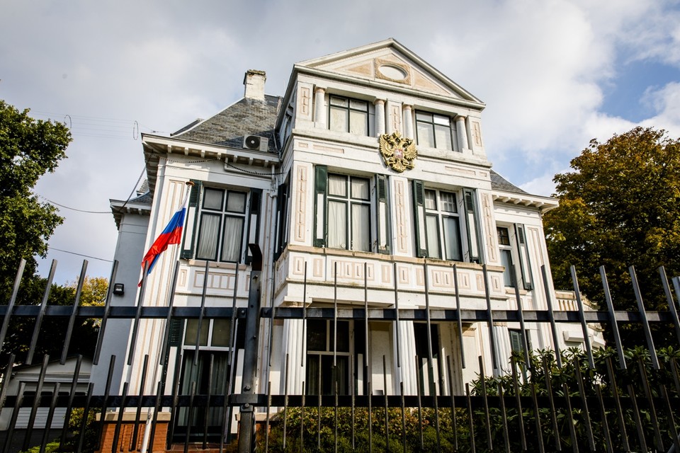 De Russische ambassade in Den Haag. 