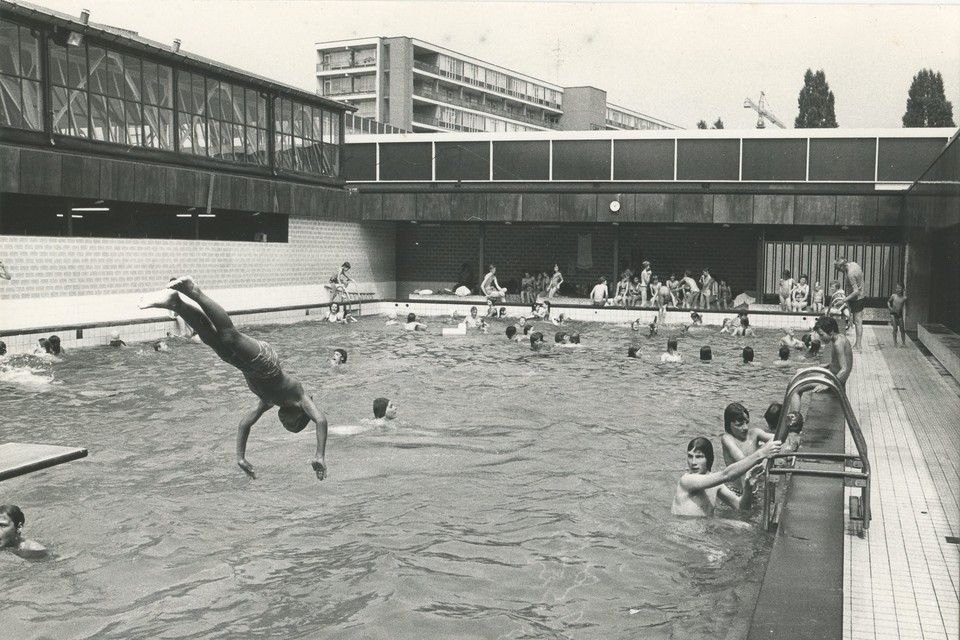 Impressie van het voormalige zwembad in Heerlen, dat tot 1996 ook door Sportfondsen werd gerund. 