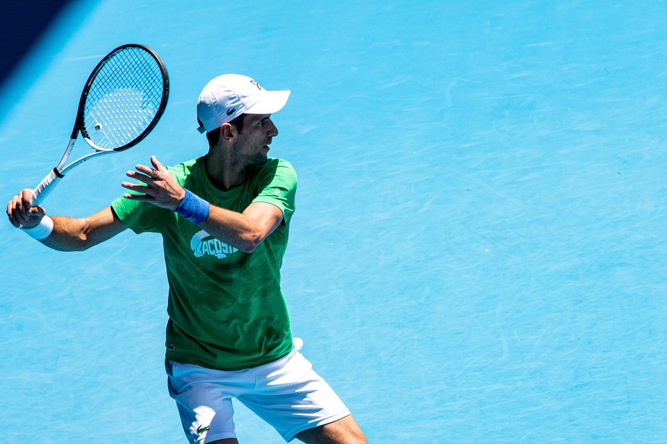 Novak Djokovic tijdens een training voor de Australian Open. 