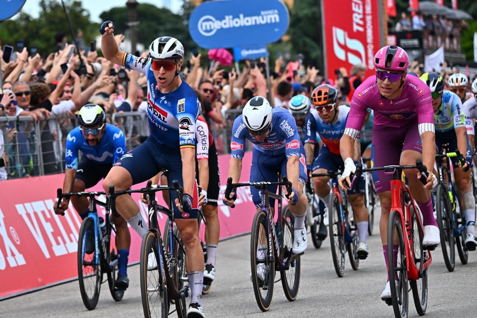 Tim Merlier won drie etappes van de Giro d'Italia.