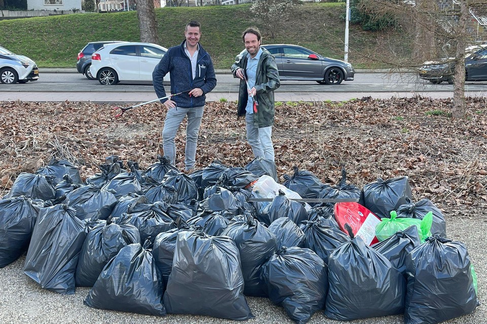 De eerste schoonmaakactie haalde meteen zeventig zakken afval van straten en uit de natuur.