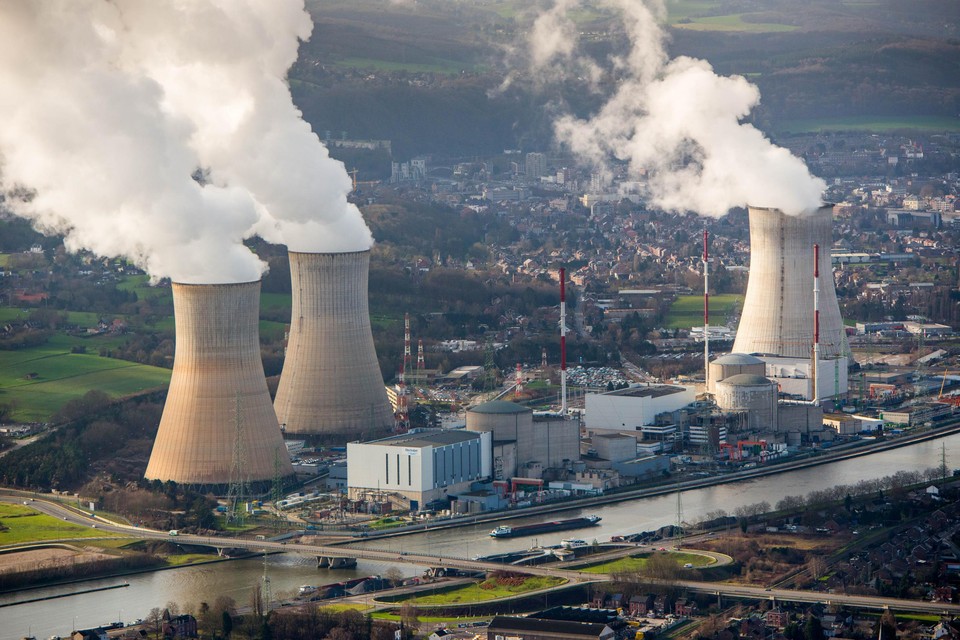 De Belgische kerncentrale Tihange, circa 70 kilometer ten zuidwesten van Maastricht.