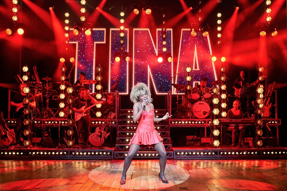 Scènefoto uit de musical over Tina Turner. 