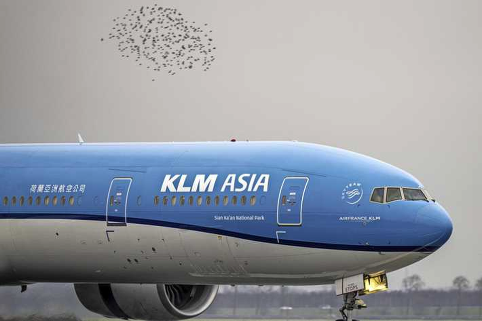 Personeel van KLM vreest voor een coronabesmetting nu het virus in China oplaait.