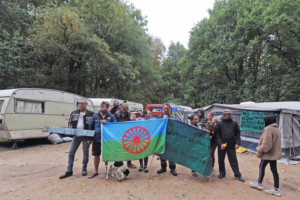 Sinds oktober demonstreert de familie Raaijmakers vanuit het bos aan de Kesselseweg in Helden. 