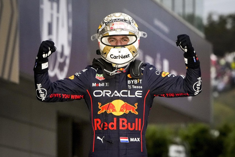 Max Verstappen viert zijn tweede wereldtitel. 