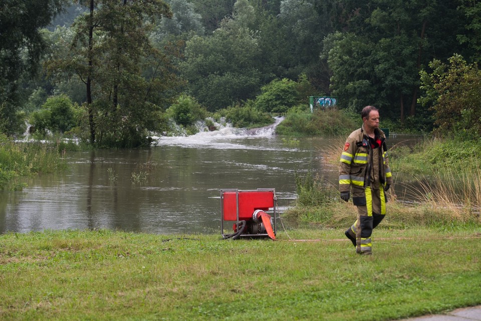 De waterbuffer in Hoensbroek dreigt te overstromen. 