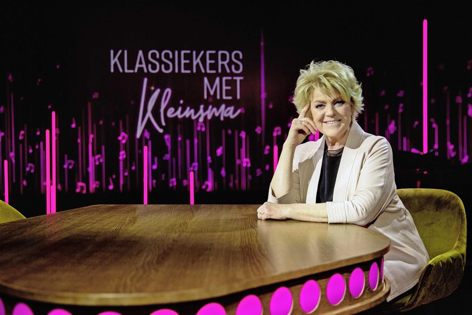 Simone Kleinsma  presenteert het tv-programma ‘Klassiekers met Kleinsma’.  