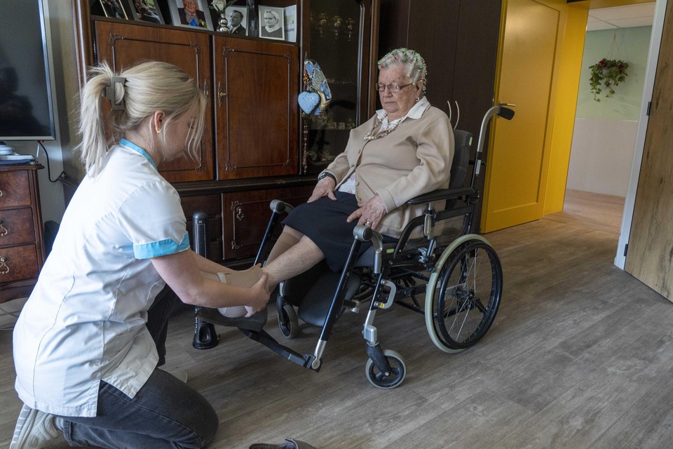 Door het gebrek aan zorgpersoneel, zullen veel meer Venrayse ouderen in de wijk moeten blijven wonen.