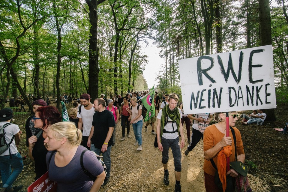 20.000 mensen kwamen in 2018 in opstand tegen de kap van het Hambacher bos voor de bruinkoolwinning 