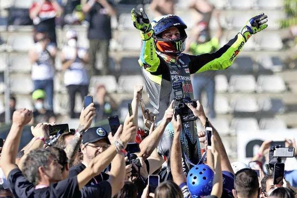 Met 89 grandprix-overwinningen neemt Valentino Rossi afscheid van de motorsport. 