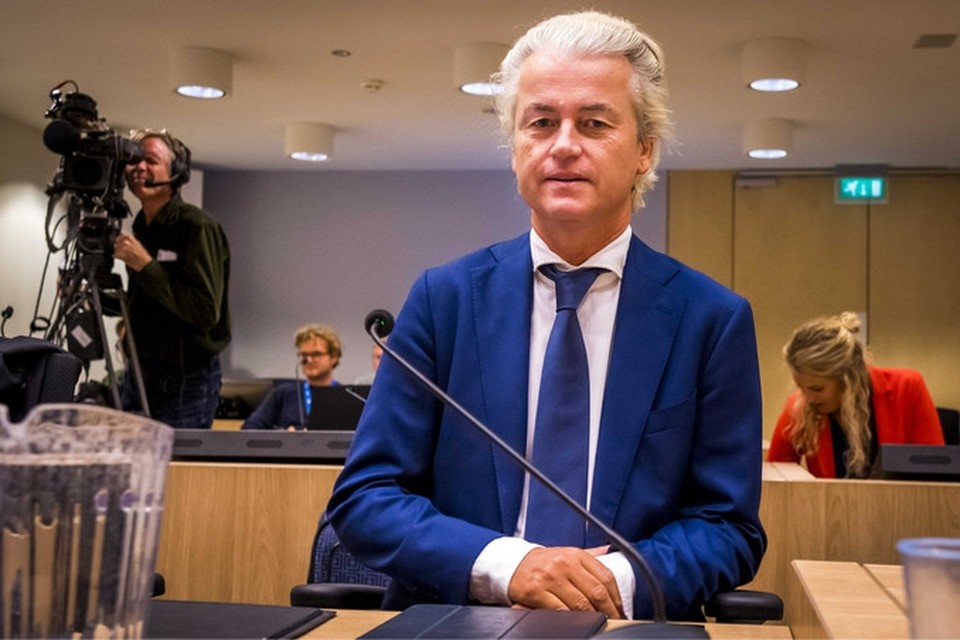 Wilders in de extra beveiligde rechtbank op Schiphol, bij een eerdere zitting. Maandag liet hij verstek gaan. 