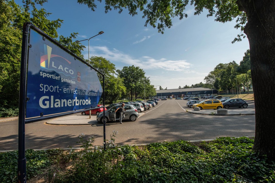 Sport- en recreatiecomplex Glanerbrook in Geleen is zowel van binnen als van buiten sterk verouderd. 