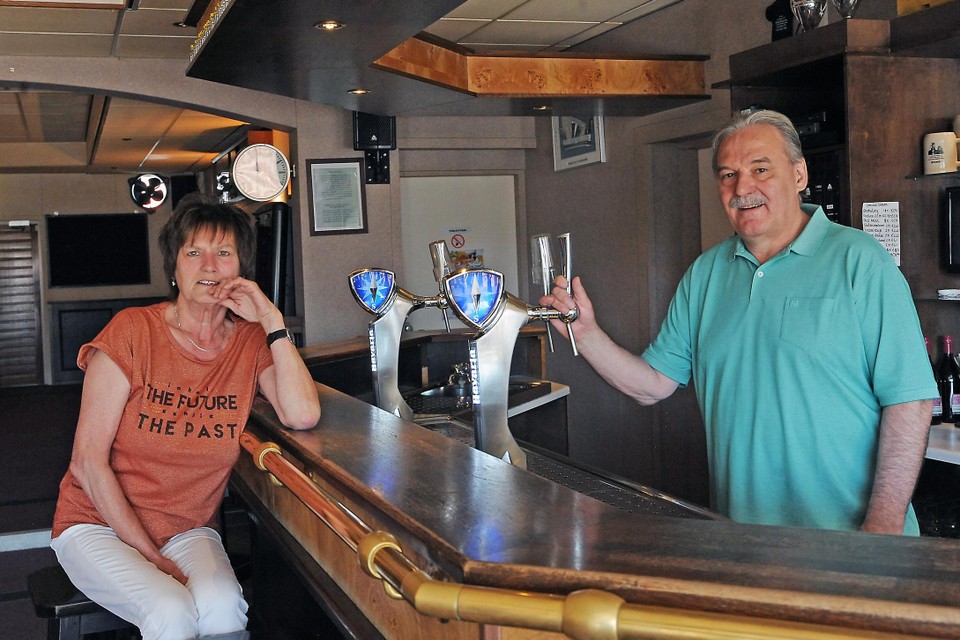 Gerrit en Paula Bardoel maken het café nog één keer open. 