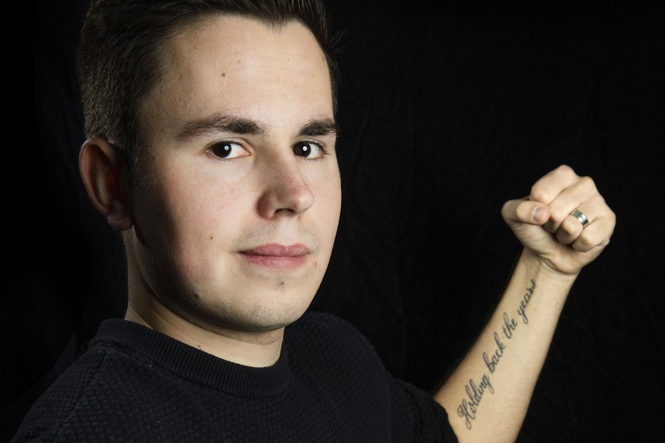 Ferry Schobbe liet zijn eerste tattoo zetten als hommage aan zijn vader.  