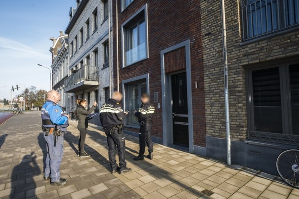 Fysiek onderzoek naar spookbewoning in Maastricht, eind 2020. 