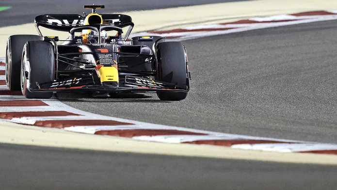 Max Verstappen was niet te stoppen in Bahrein.