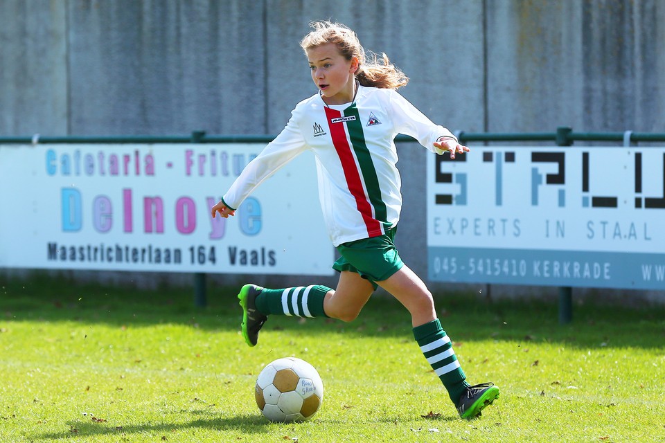 Meisjesvoetbal bij Rood Groen LVC ‘01. 