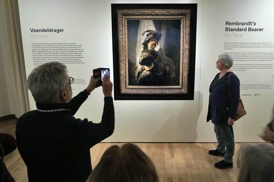 Vanaf donderdag is De vaandeldrager van Rembrandt een maand lang te zien in het Bonnefanten museum in Maastricht.