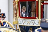 thumbnail: De Glazen Koets met koning Willem-Alexander en koningin Maxima vertrekt vanaf Paleis Noordeinde.