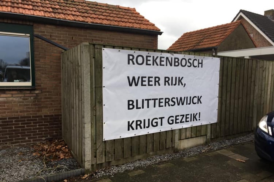 In Blitterswijck zijn spandoeken afgelopen weekeinde opgehangen tegen het plan dat de gemeente heeft gelanceerd voor Het Roekenbosch. 