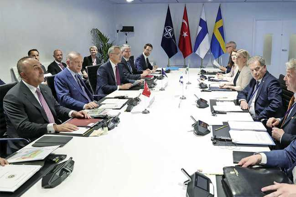 De leiders van de drie landen hebben dinsdag uitvoering met elkaar gesproken op de NAVO-top in Madrid. 