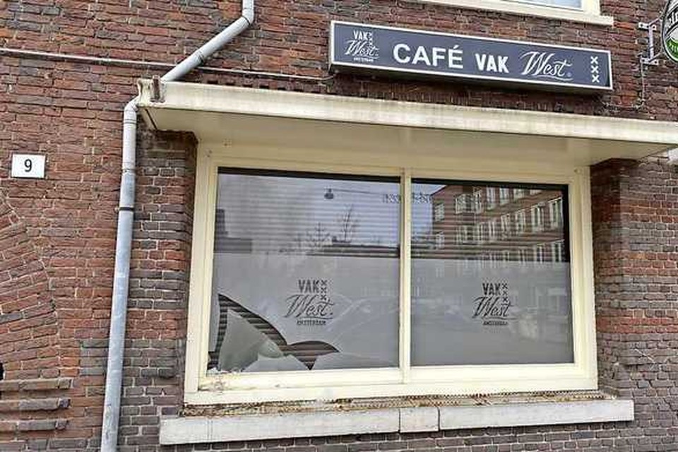 De schade aan café Vak West in Amsterdam valt mee. 