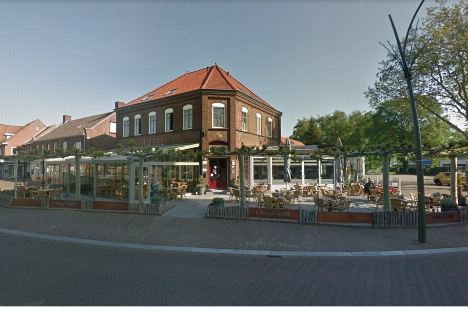 Het voormalig Oranje Hotel Meijel wordt grondig verbouwd en krijgt een nieuwe naam: Grand Café Goejje. 