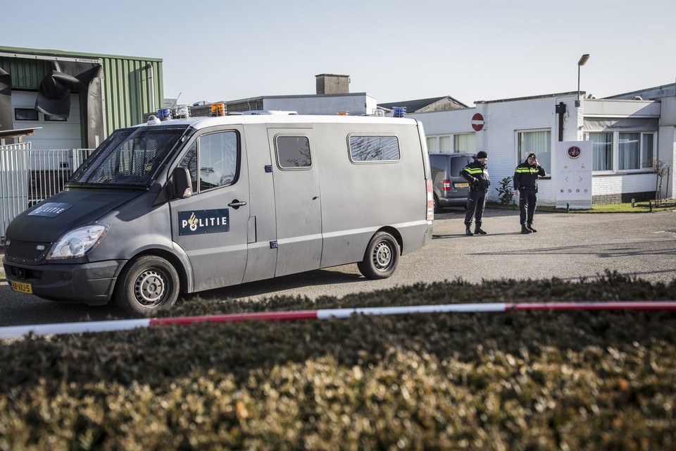Politie, FIOD en Belastingdienst vielen op 14 februari 2017 de moskee in Geleen binnen. 
