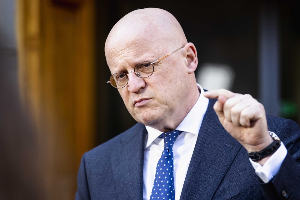 Minister Ferd Grapperhaus heeft burgemeester Roel Wever steun toegezegd voor het veiliger maken van Heerlen. 