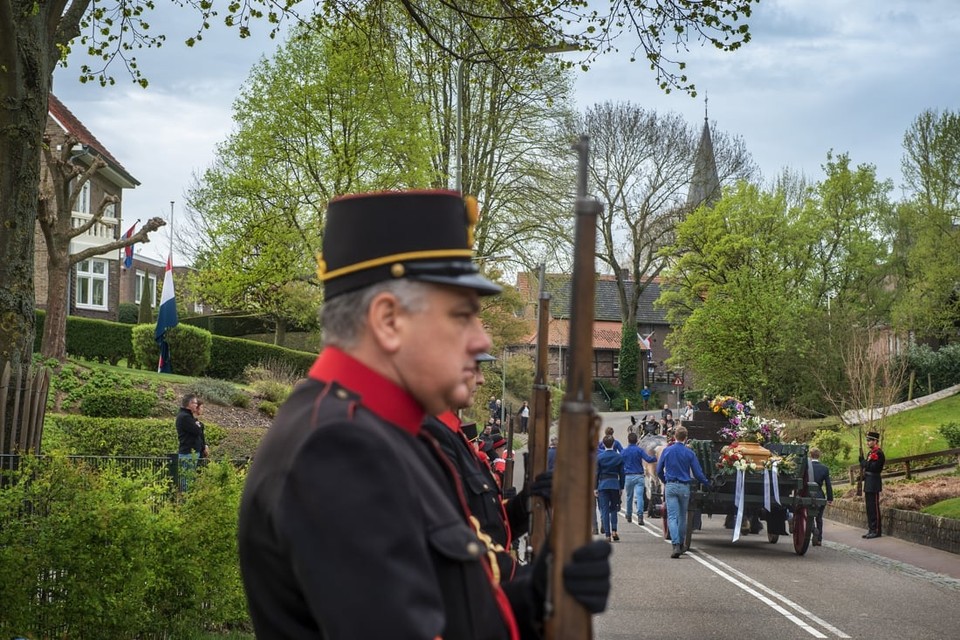 Ook de erehaag bij de uitvaart van pastoor René Graat in Banholt verliep zaterdag veilig.