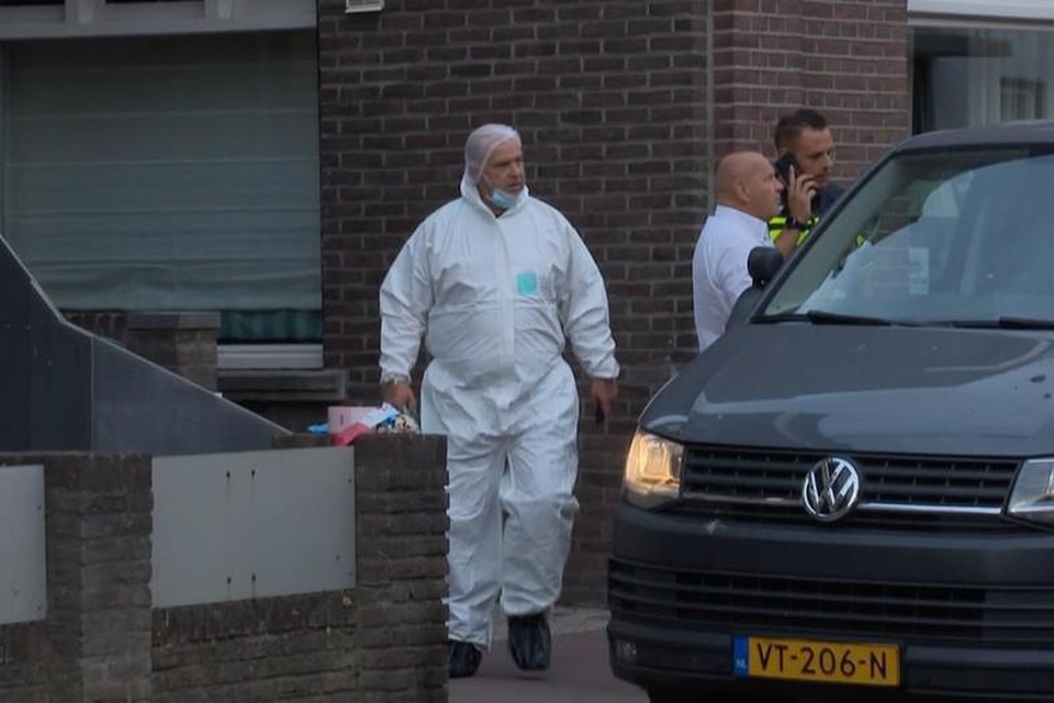 Onderzoek na de vondst van twee lichamen in een pand aan de Valkenburgerweg in Wijlre.