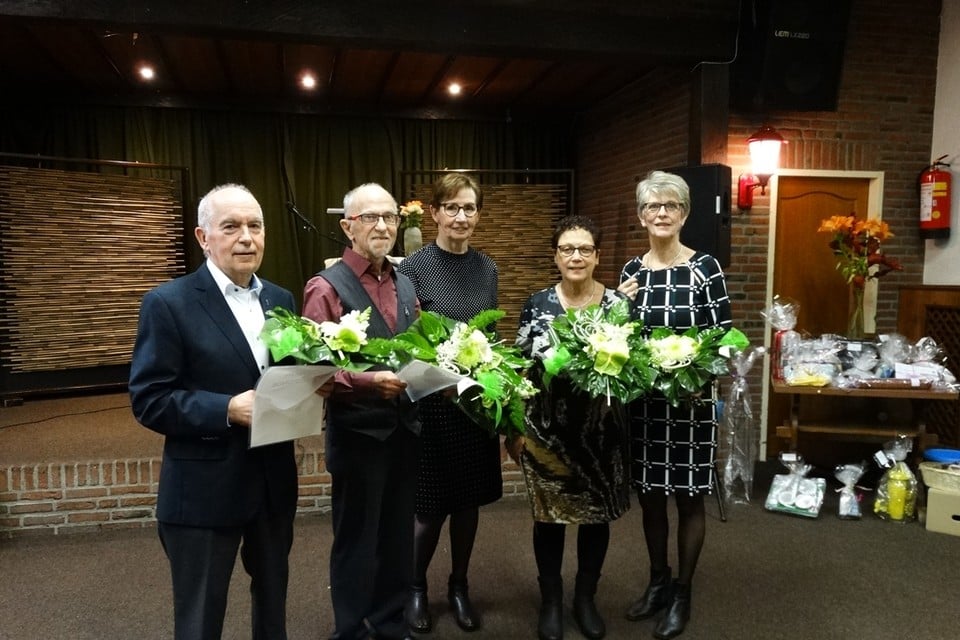 De jubilarissen. Alleen Elly Janssen-Nelissen ontbreekt op foto. 
