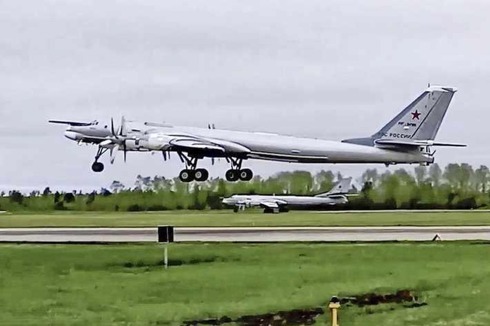 Een Tu-95 stijgt op voor een missie, ter illustratie. 