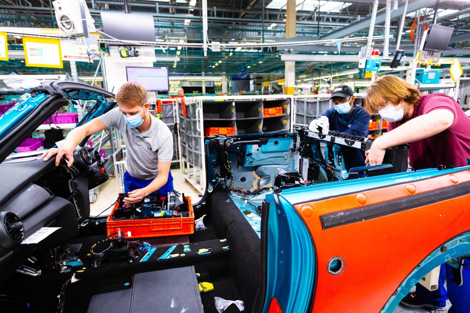 VDL Nedcar moet bijna twee ton terugbetalen. 