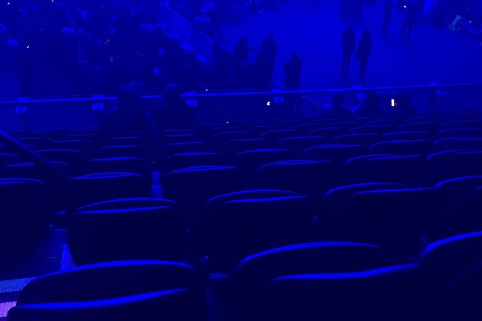 Een half lege Ziggo Dome bij het concert van Drake