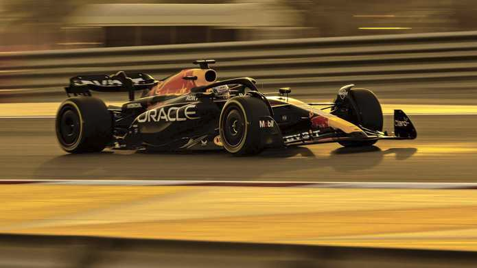 Verstappen in actie tijdens de testdagen.