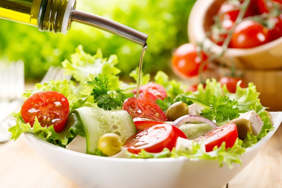 Salades zijn heerlijk maar de kant-en-klare versie zorgt voor nieuwe ziekten. 