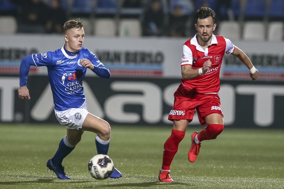 Maxime Gunst, toen nog in het shirt van MVV, in de wedstrijd vorig seizoen tegen Den Bosch. Zondag speelt hij mét Roda tegen zijn oude club. 